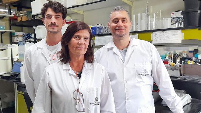 Laura Morelli led the study, which also involved Lorenzo Campanelli (left) and Pablo Galeano. Image credit: FIL