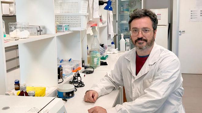 Ignacio Cebrián, at IHEM Lab. Photo: CONICET Mendoza
