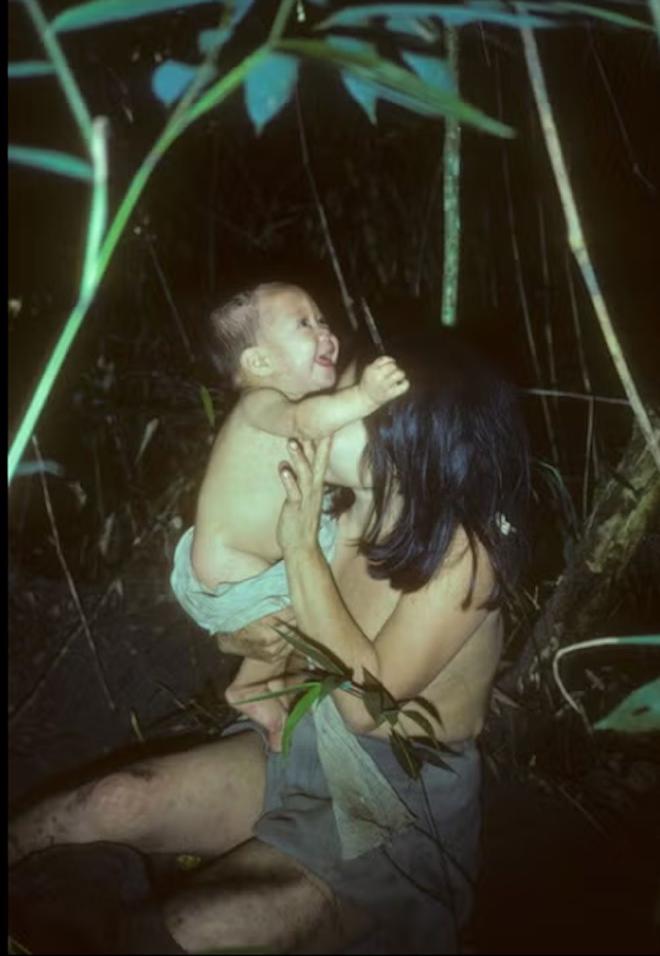 Aché mother and baby (Image credit: Kim Hill)