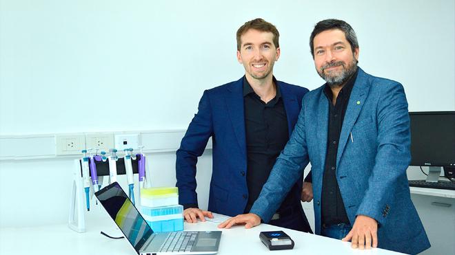 Esteban Piccinini (left) and Omar Azzaroni (right) are representatives of the ViroSensar Network at INIFTA