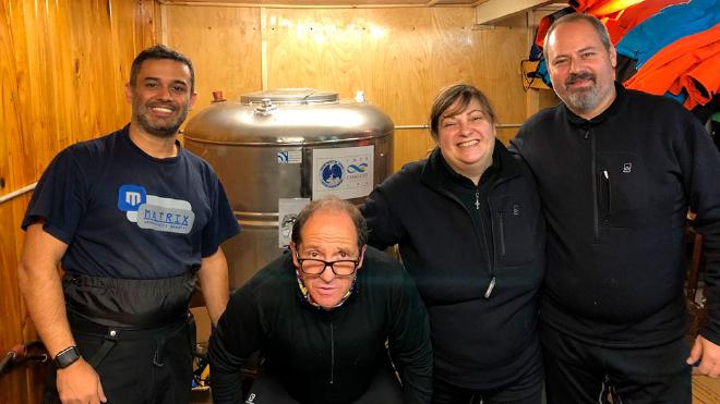 Junto al equipo Neurus recién desembalado.