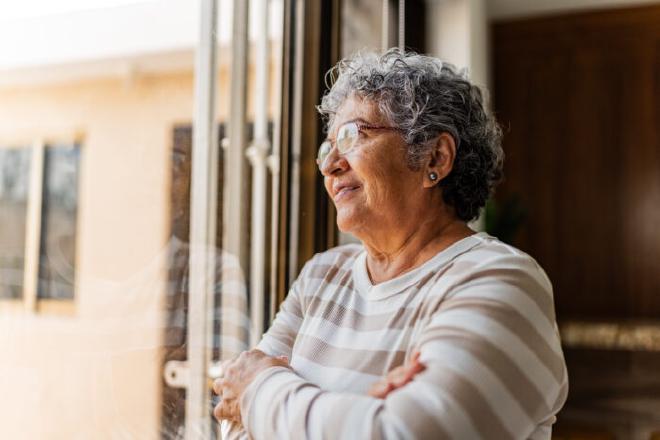 A two-decade study led by WashU Medicine neurologist Jorge Llibre-Guerra, MD, provides the first direct evidence based on door-to-door surveys of older adults that dementia is rising across several Latin American and Caribbean sites, even as rates hold steady or fall in wealthier nations. Image credit: Getty Images