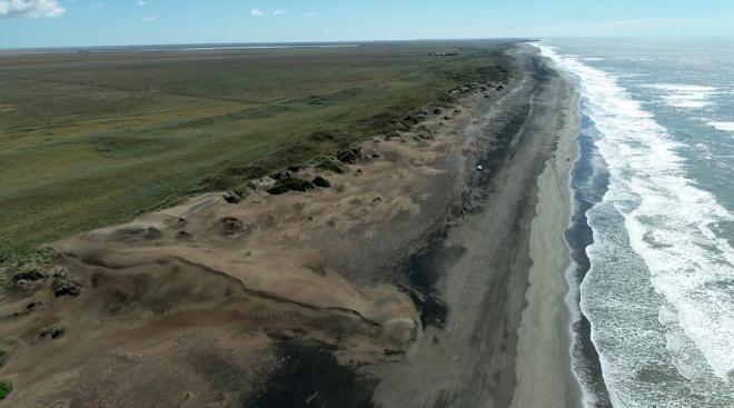 Playas de arenas negras en Carmen de Patagones. Foto: gentileza Ernesto Schwarz